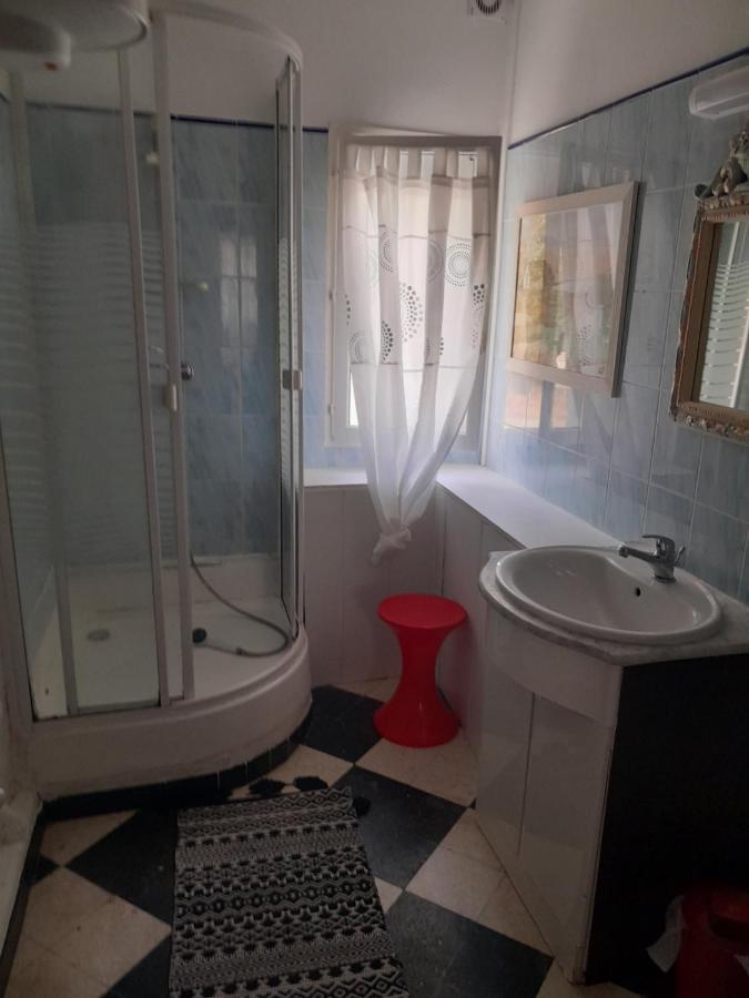 Auberge Des Garrigues Nîmes Eksteriør billede
