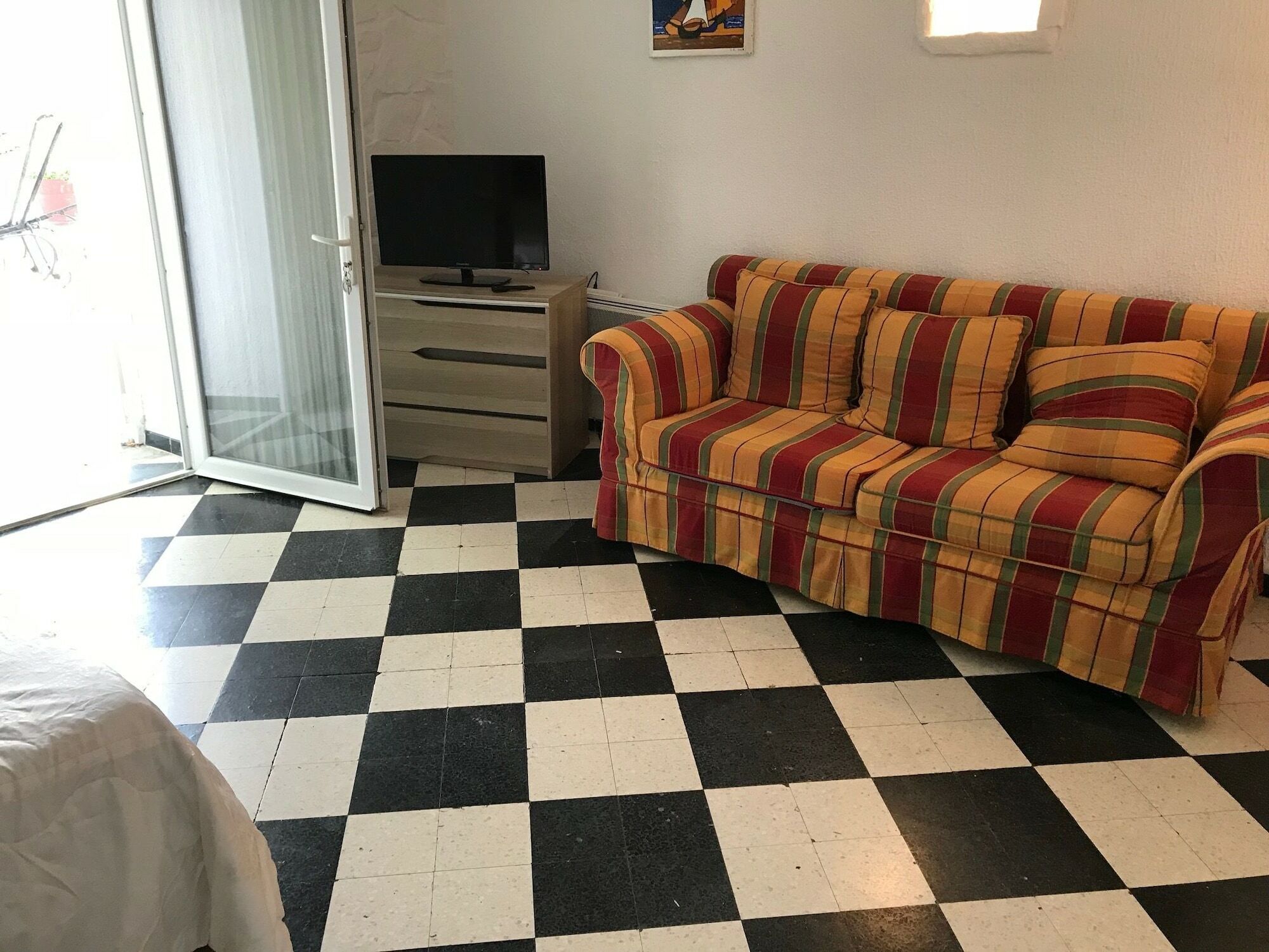 Auberge Des Garrigues Nîmes Eksteriør billede