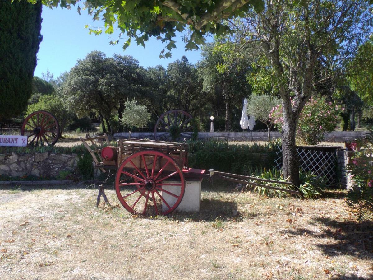 Auberge Des Garrigues Nîmes Eksteriør billede