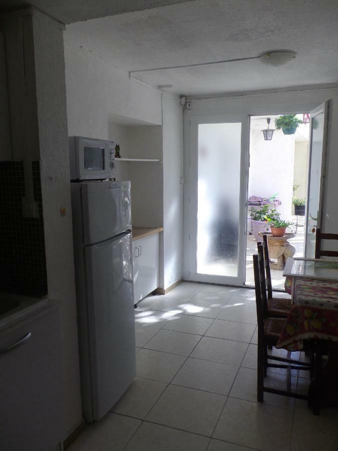 Auberge Des Garrigues Nîmes Eksteriør billede