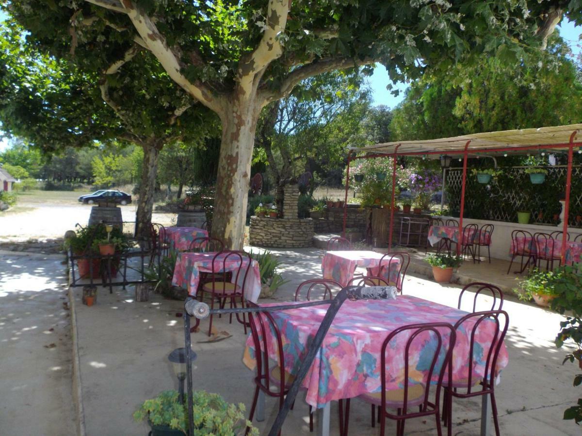 Auberge Des Garrigues Nîmes Eksteriør billede