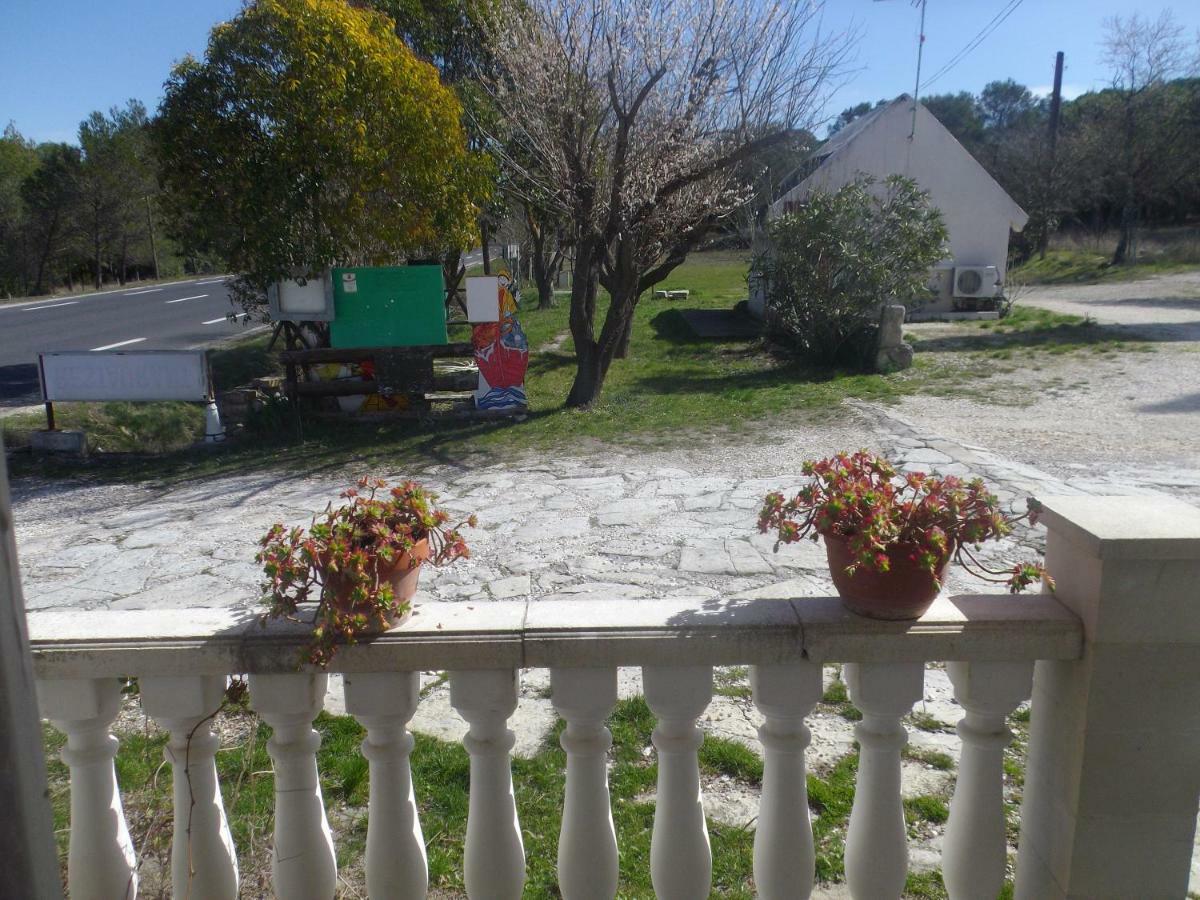 Auberge Des Garrigues Nîmes Eksteriør billede